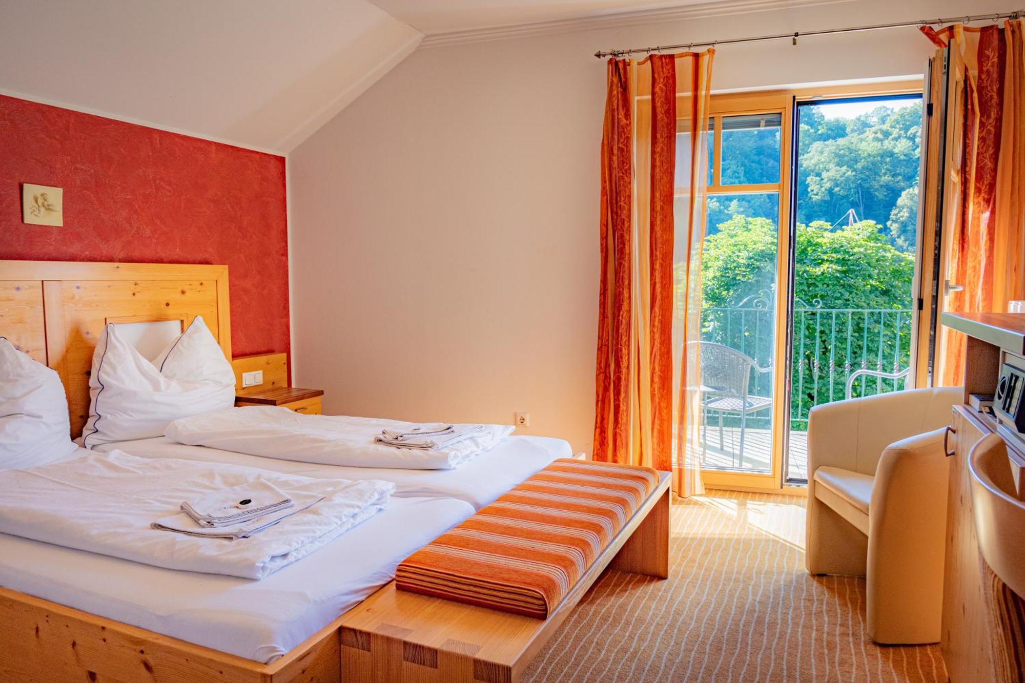 Landhotel Mariensaeule Wernstein am Inn Εξωτερικό φωτογραφία