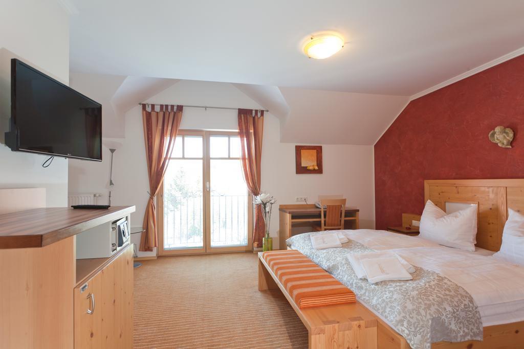 Landhotel Mariensaeule Wernstein am Inn Εξωτερικό φωτογραφία